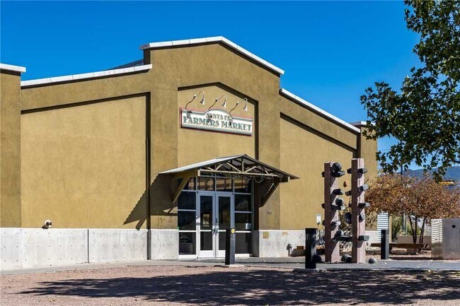 Building Photo - 1000 Marquez Plz