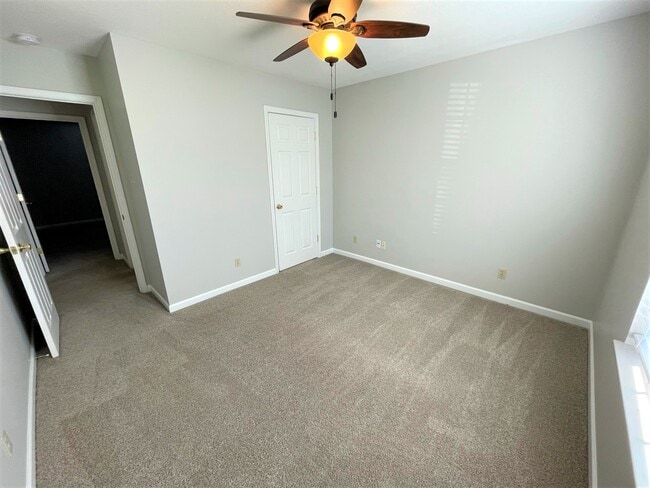 Building Photo - 1039 Willow Creek Cir