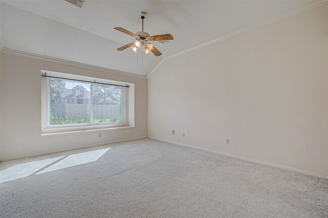 Building Photo - 7030 River Garden Dr