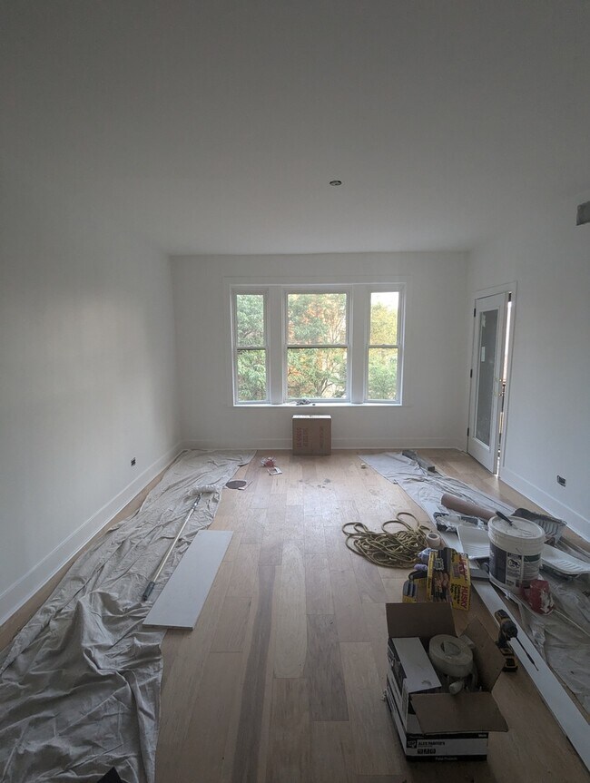 Building Photo - 616 W Patterson Ave