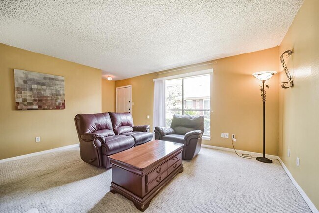 Building Photo - 9345 Westwood Village Dr