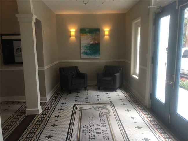 Building Photo - 100 N Royal St