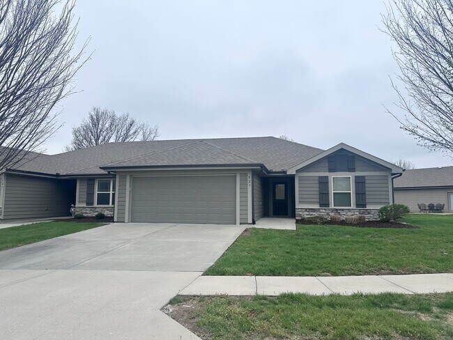 Building Photo - Single Level 2 Bed | 2 Bath | 2 Car Garage Attached Villa in Blue Springs