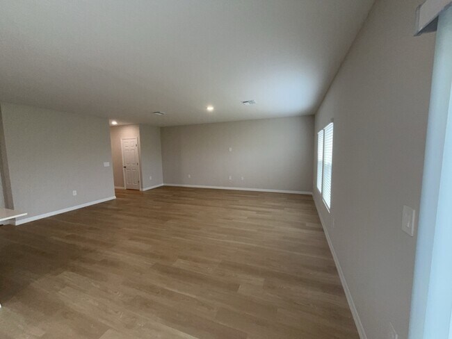 Building Photo - 4075 Gardenia Ave