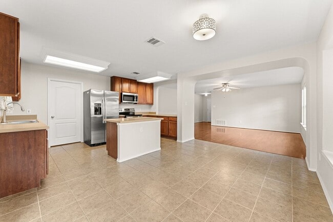 Building Photo - Westwood Subdivision / One Story / Culdesac / Ref, Washer & Dryer / Leander Schools