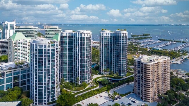 Building Photo - 2811 S Bayshore Dr