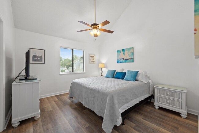 Building Photo - 3700 Golf Colony Ln