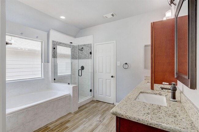 Building Photo - 5410 Linden Grove Ct