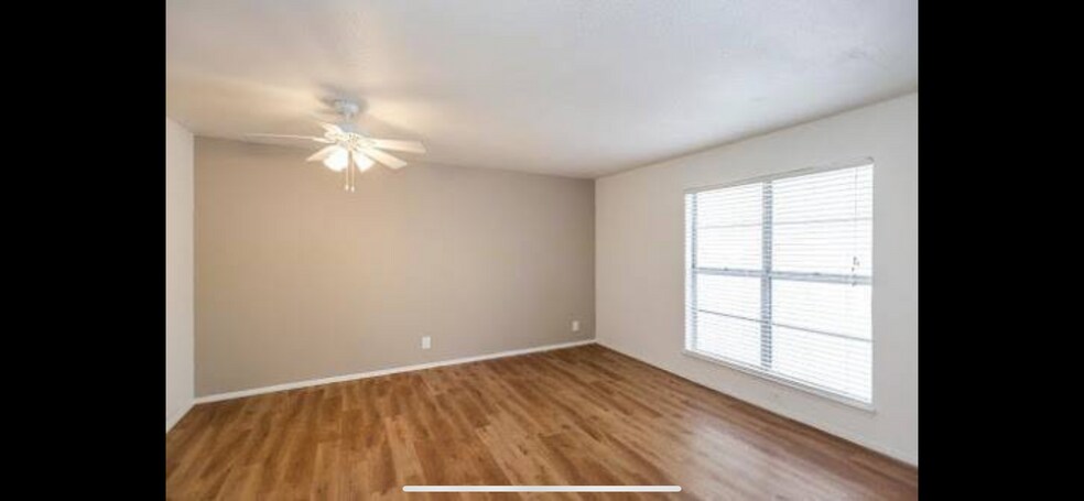 Primary Photo - 504 W 41st Dr