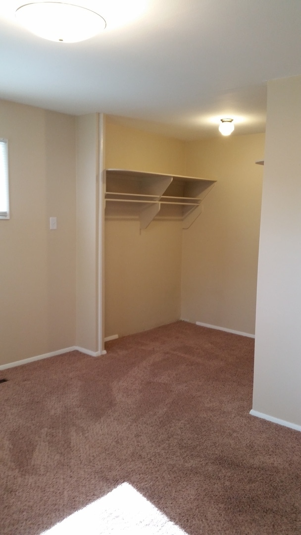 Building Photo - Great 3 bedroom 2 bath rancher at an amazi...