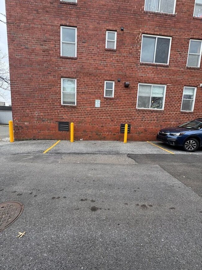 Building Photo - 420 16th St SE