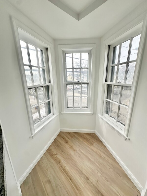 Building Photo - 301 Somerset St