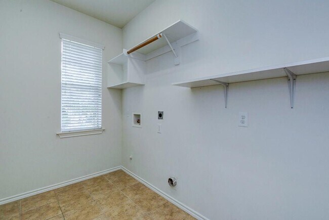 Building Photo - 3 Viola Bloom Ct