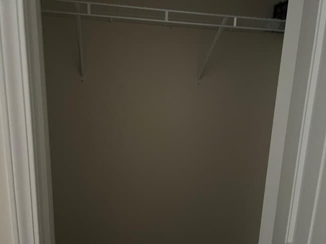 Building Photo - 2121 Chipley Dr