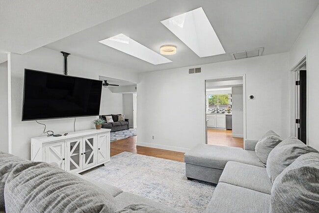 Building Photo - 6315 E Delcoa Ave