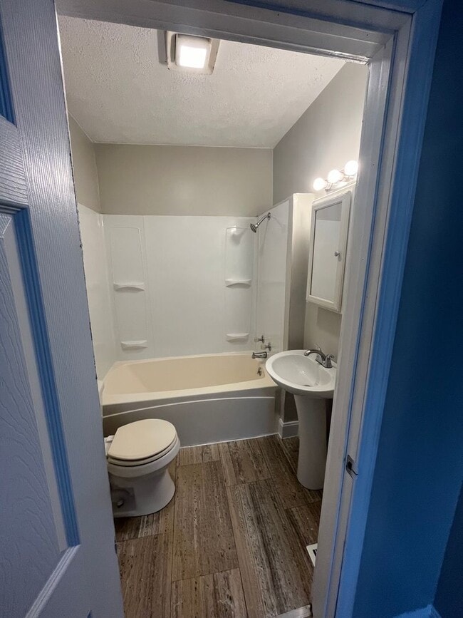 Building Photo - Spacious 3-Bedroom Home with Basement – Available NOW! – $1400/month