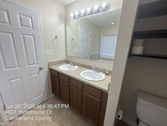 Building Photo - 4937 Yorkchester Dr