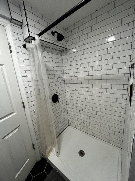 Building Photo - 5428 S Drexel Ave
