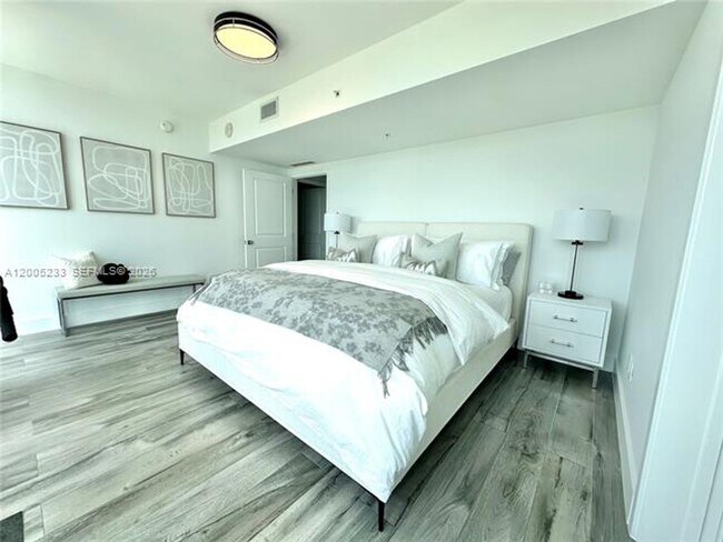 Building Photo - 400 Sunny Isles Blvd