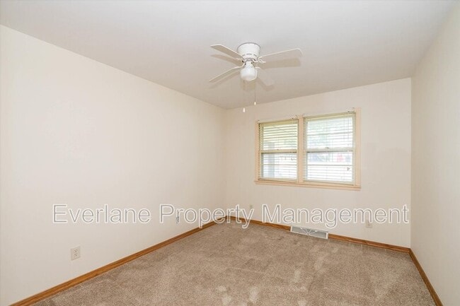 Building Photo - 647 Alwyne Rd