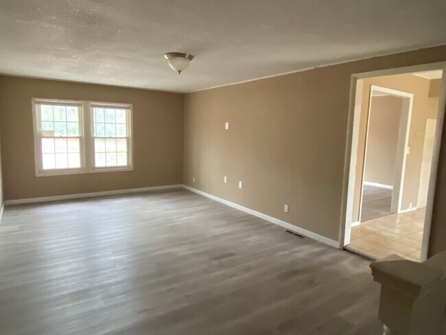 Building Photo - 10401 Richmond Ave