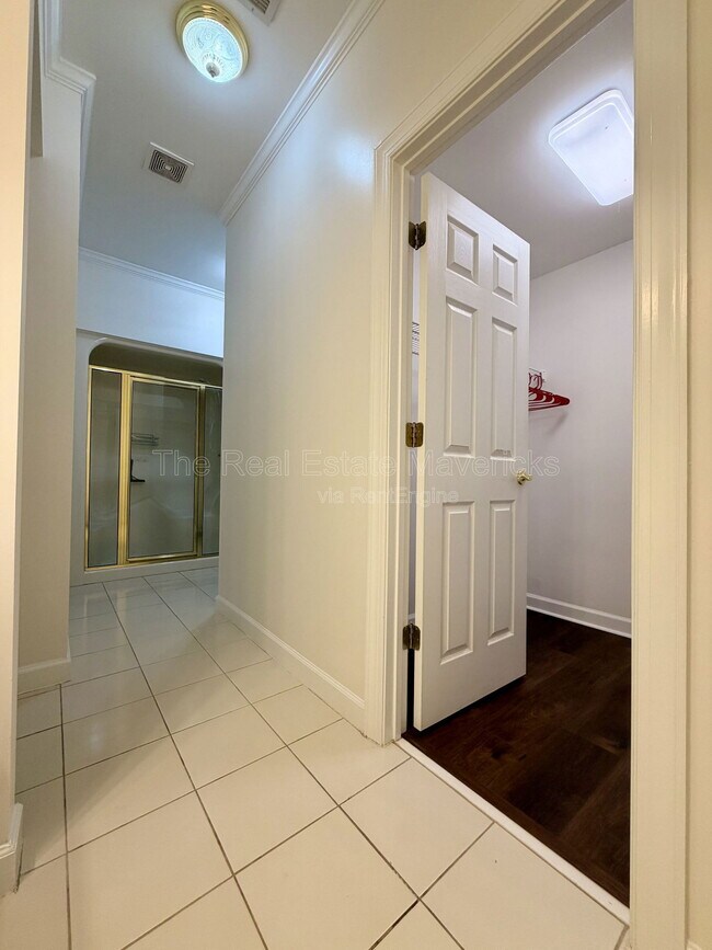 Building Photo - 3190 Waterfront Dr