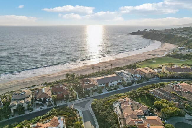 Building Photo - OCEAN VIEW CUSTOM BUILT LUXURY ESTATE