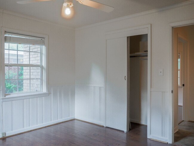 Building Photo - 403 Granade St