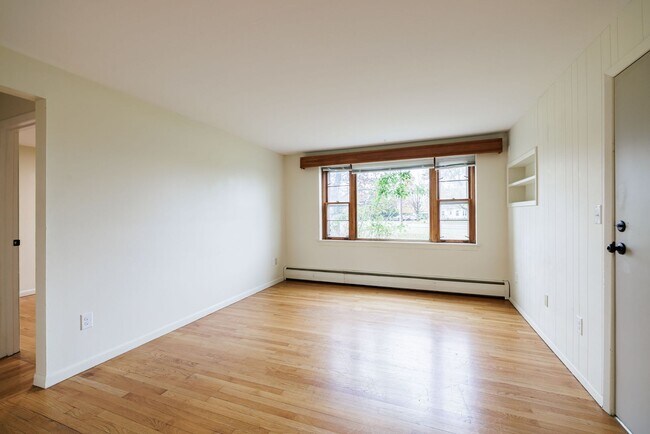 Building Photo - Emerson Road