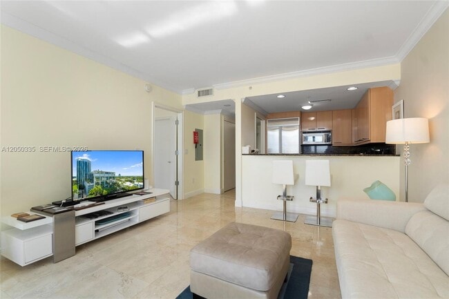 Building Photo - 3350 SW 27th Ave