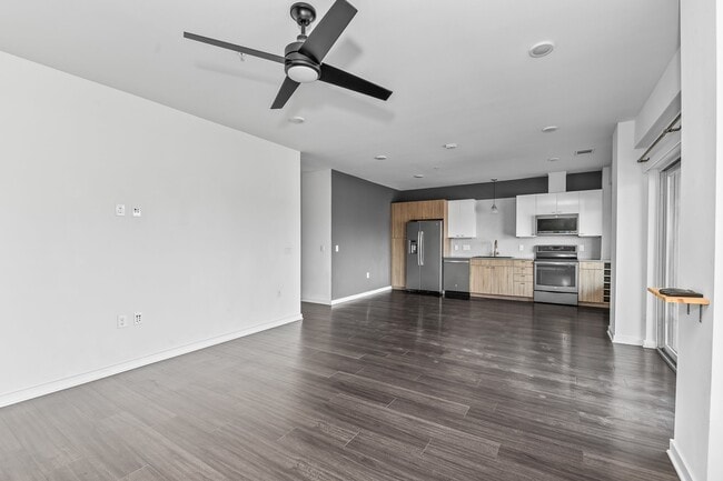 Building Photo - 4361 S Congress Ave