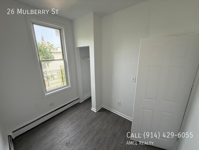 Building Photo - 26 Mulberry St