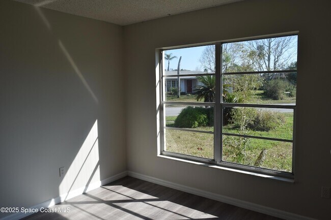 Building Photo - 2696 Yalta St NE