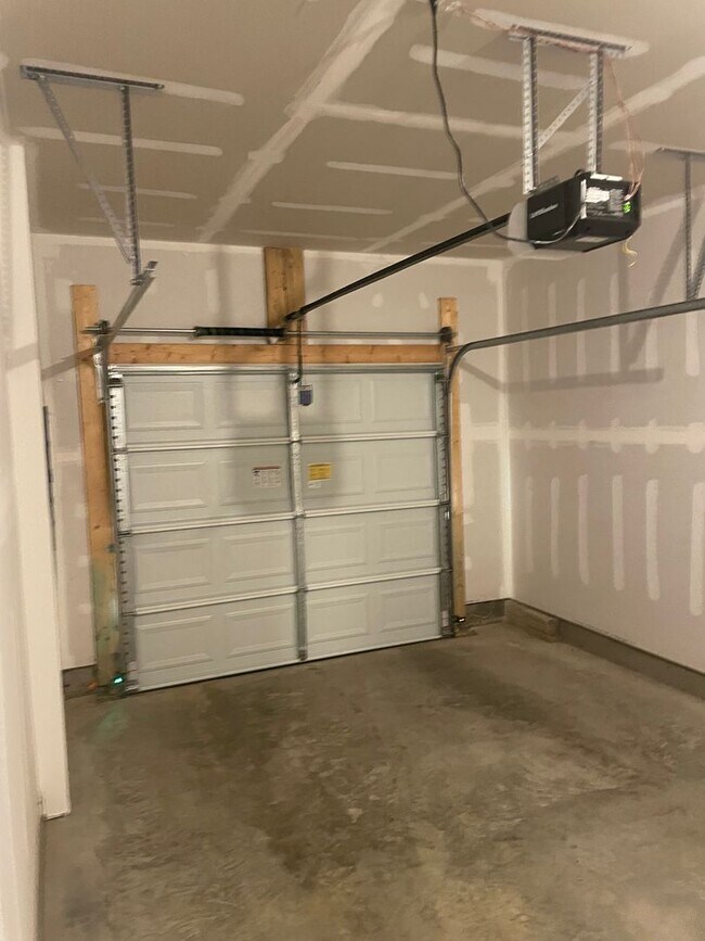 Building Photo - New Construction Townhouse