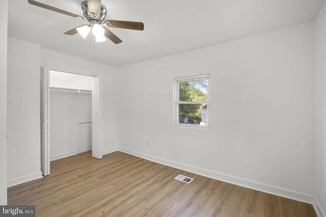 Building Photo - 138 Maryland Park Dr