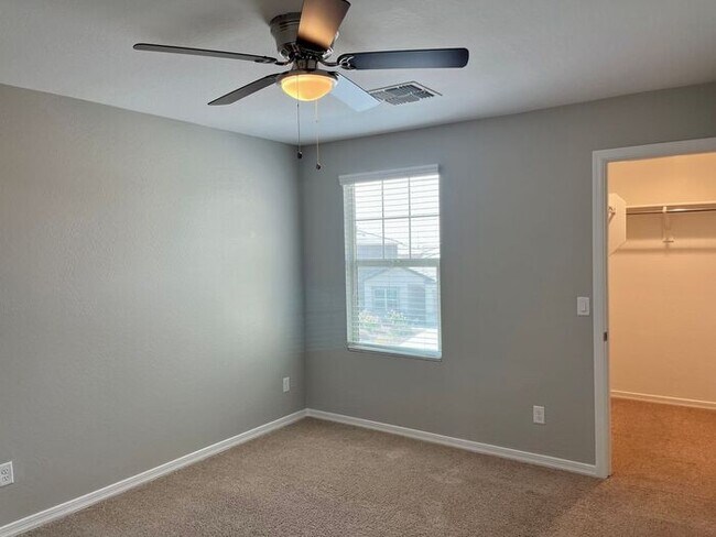 Building Photo - Home in Litchfield Park at Canyon Views! 5bd 3ba! Mountain Views!