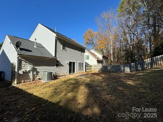 Building Photo - 15210 Tracy Beth Rd