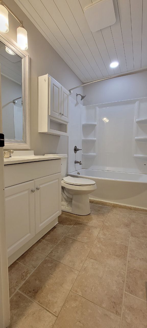 Building Photo - 6141 Blue Ash Dr