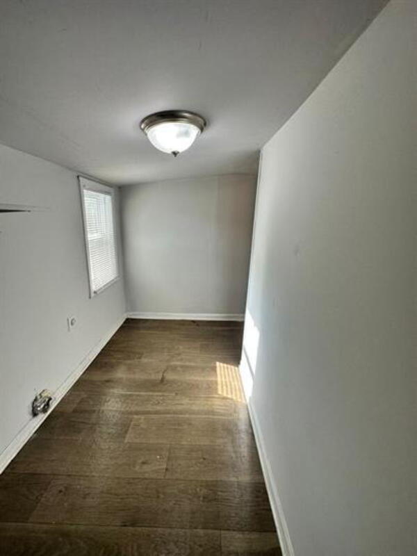 Building Photo - 5038 Westbrook Rd