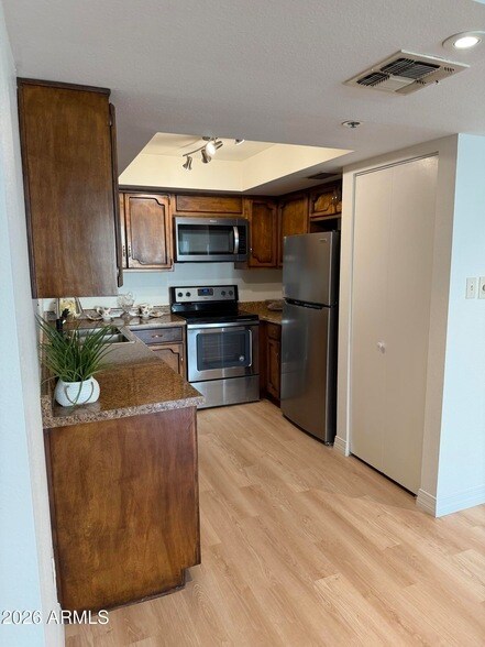 Building Photo - 7950 E Camelback Rd