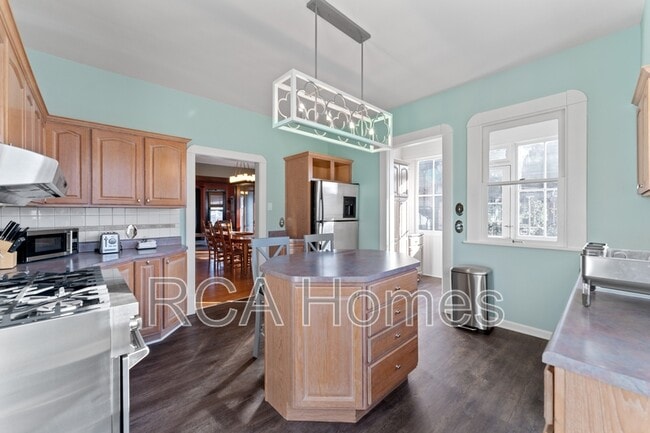 Building Photo - 6116 Guilford Ave