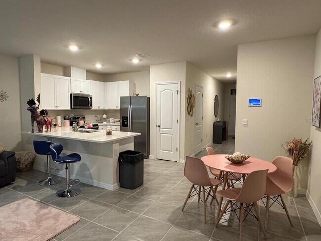 Building Photo - 2369 Penguin Blvd