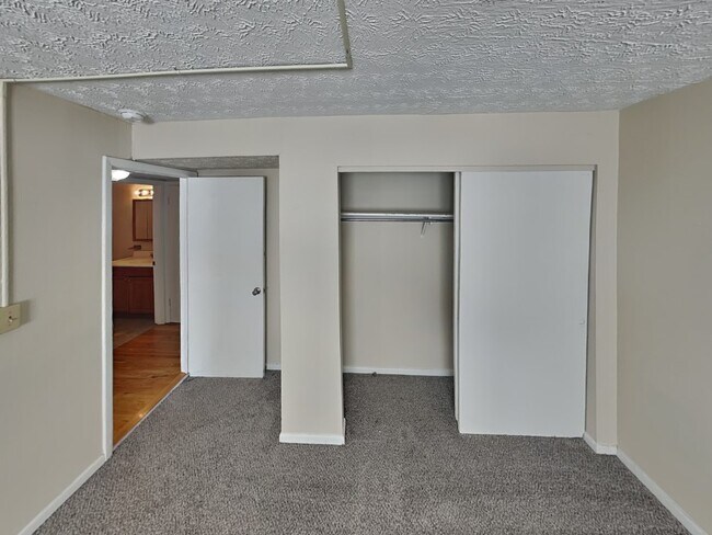 Building Photo - 350 E 12th Ave