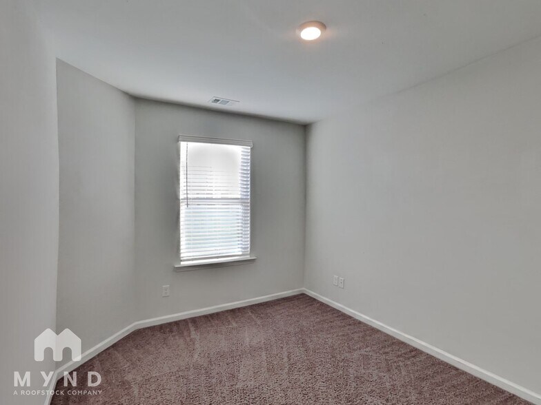 Building Photo - 37 Brown Thrasher Ct