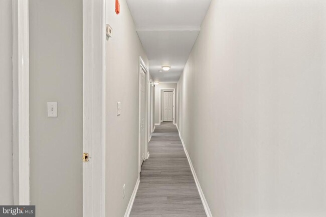 Building Photo - 1018 S 52nd St
