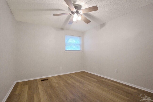 Building Photo - 3323 Kingswood Ct