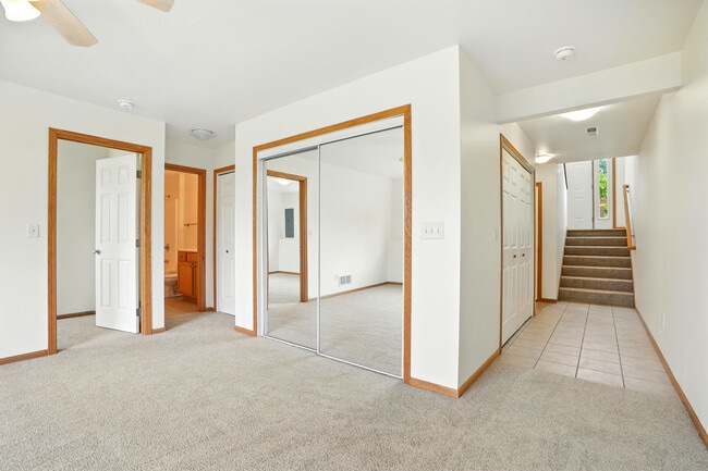 Building Photo - 20 Redtail Bend