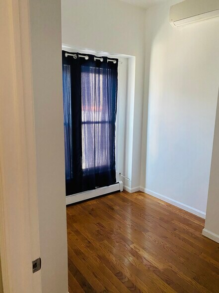 Building Photo - 40 Woodbine St