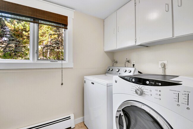 Building Photo - 31340 Brookline Rd