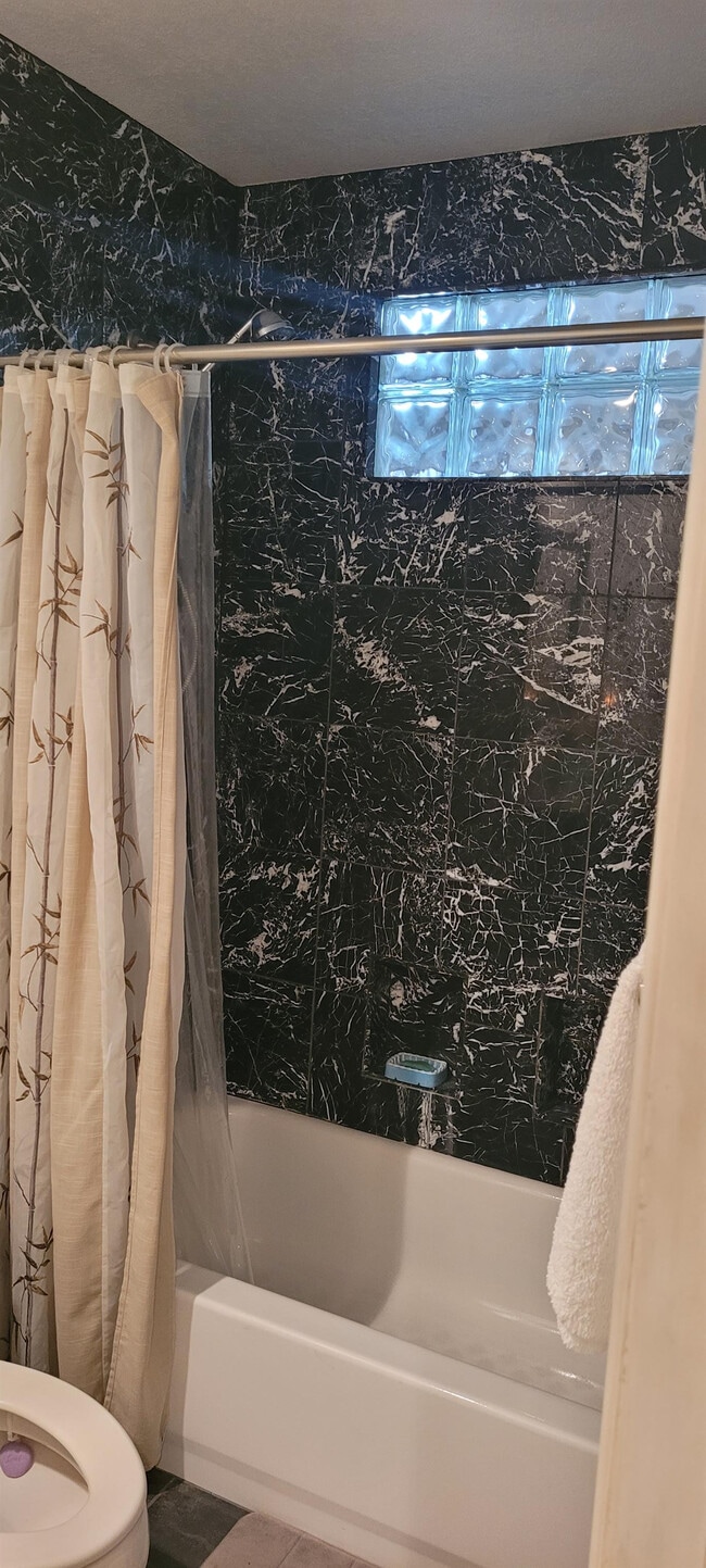 Building Photo - 6304 Kevin Ave